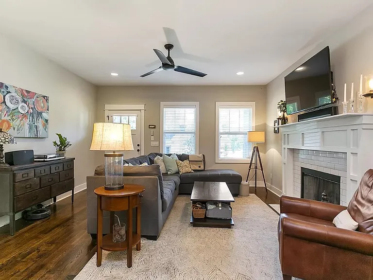 306B Manchester Ave — Photo 4