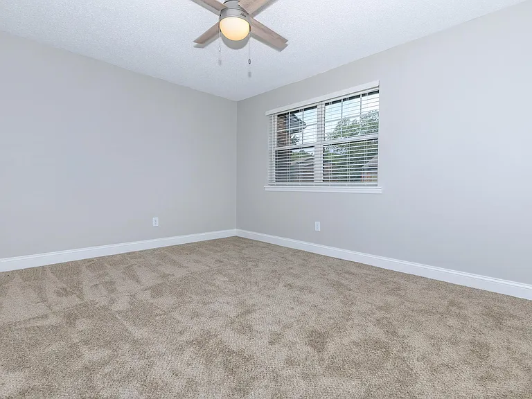 Brighton Valley Apts — Photo 61