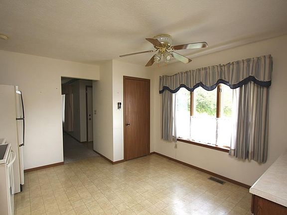 3rd image of 1840 Britton Dr