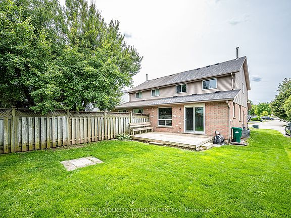 4th image of 601 Pinerow Cres