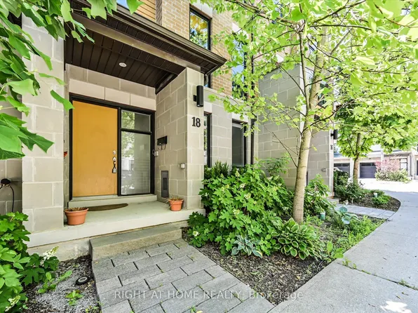 18 Kenneth Wood Cres, Toronto, ON M2N 0K3