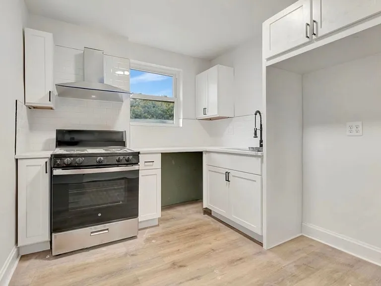 7211 Maryland Ave — Photo 1