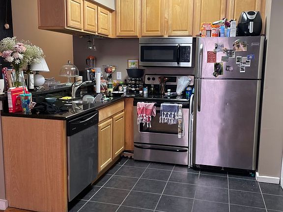 5th image of 21 S 13th St APT 302