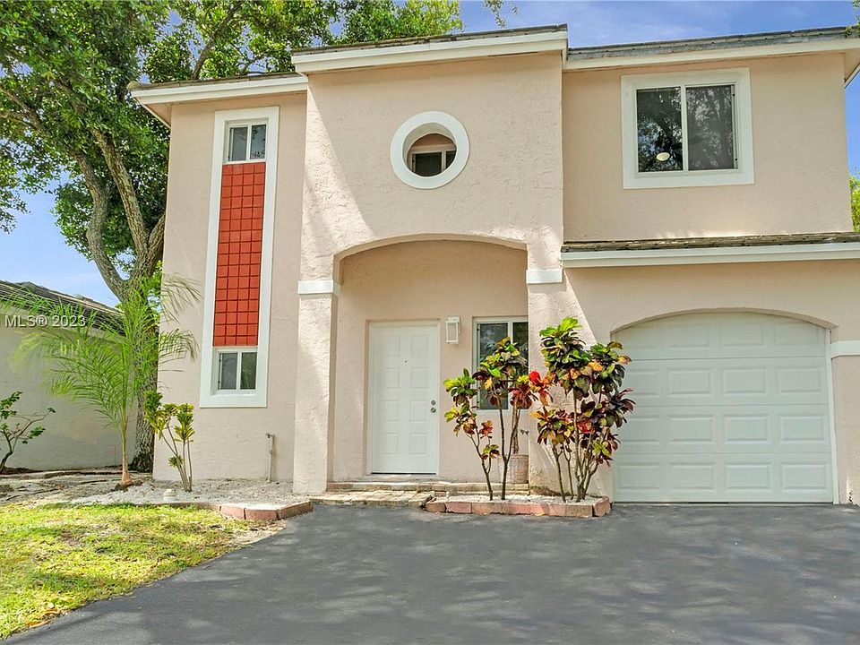 1st image of 838 NW 98th Ave