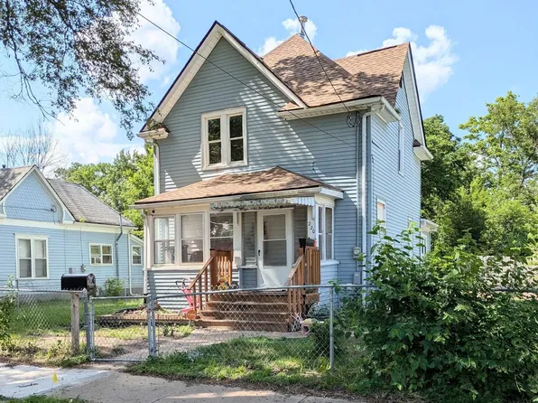 220 Center St, Waterloo, IA 50703