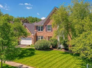 945 Lund Ln, Batavia, IL 60510