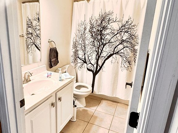 3rd image of 102 Capstone Dr Unit 2