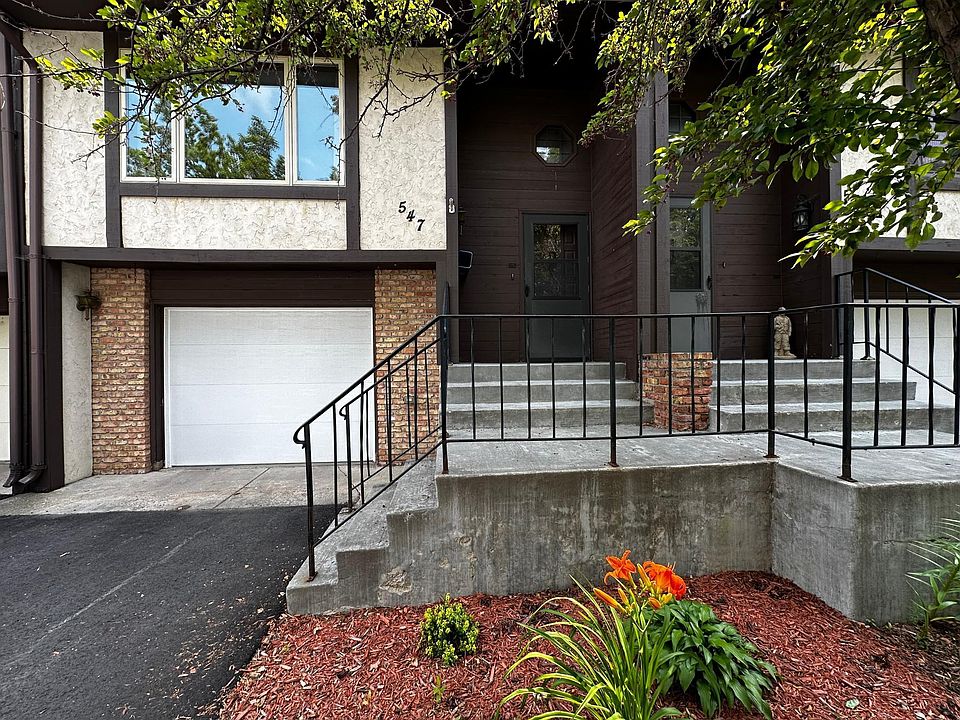 1st image of 547 2nd Ave S