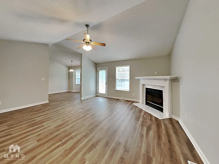 589 Spaniel Ln — Photo 4
