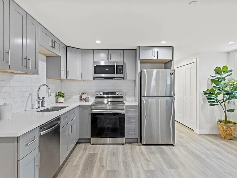 2304 N Capitol St NW #B — Photo 7