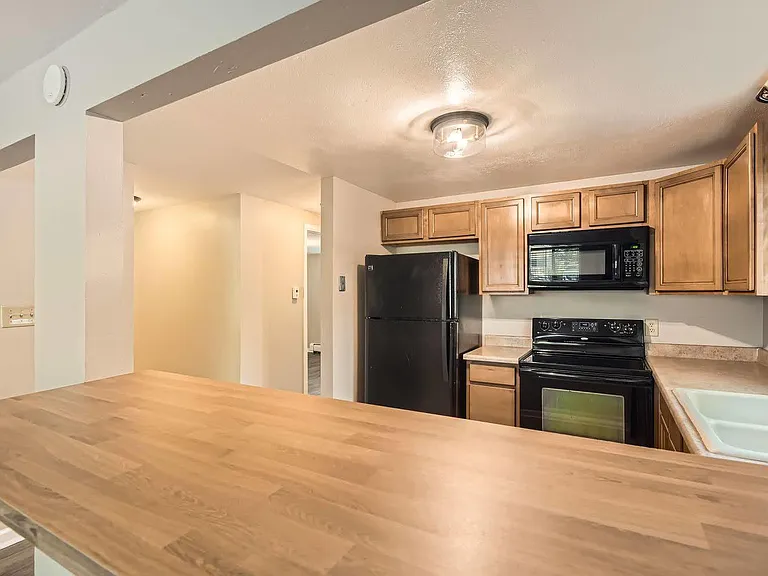 4725 S Acoma St — Photo 2