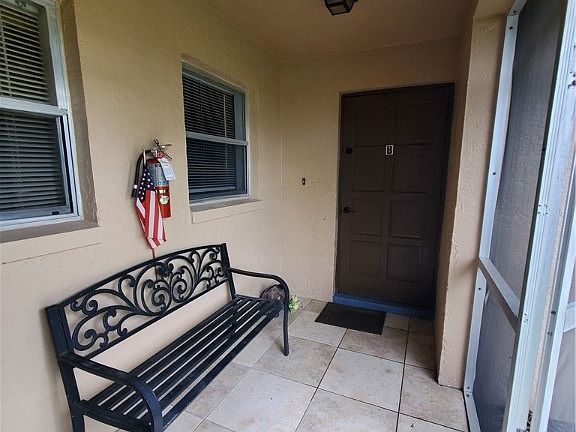 2nd image of 1417 SE 24th Ave APT B