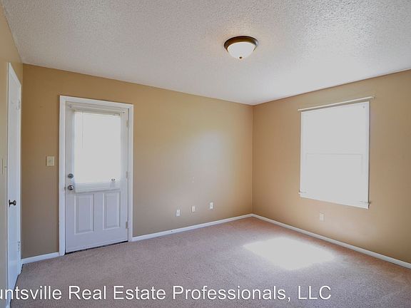 3rd image of 2701 Lantern Walk SE APT A