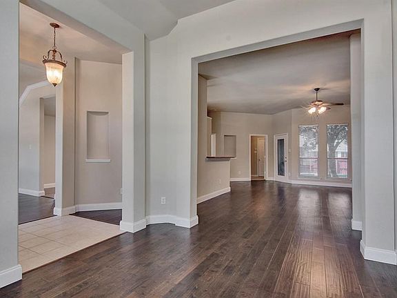 3rd image of 6421 Pawnee Ln