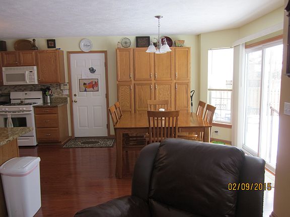 3rd image of 1674 Elm Dr