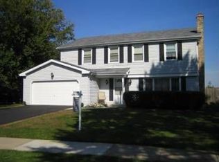 1051 Peace Dr, Wheeling, IL 60090