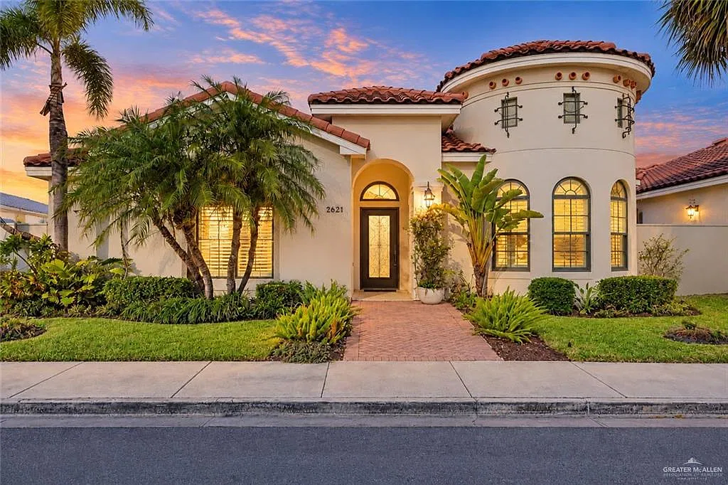 5 bed, 5.0 bath, 3128 sqft, $3,200 — Photo 1