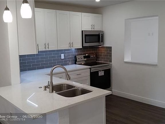 4th image of 6220 SW 15th St