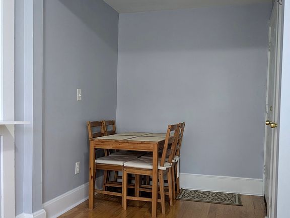 5th image of 513 W Silver St #2