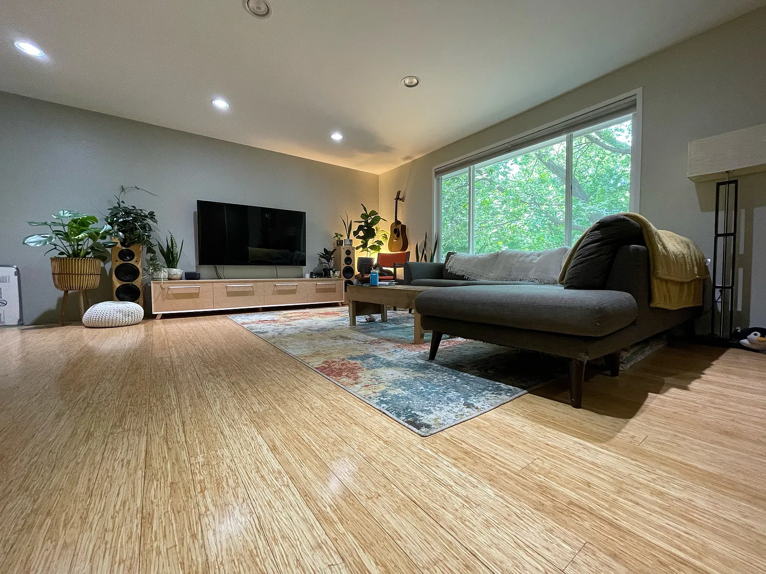 3 bed, 1.5 bath, 1340 sqft, $2,380 — Photo 2