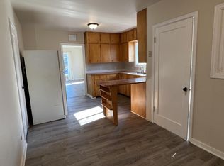 306 12th St, Raymond, WA 98577