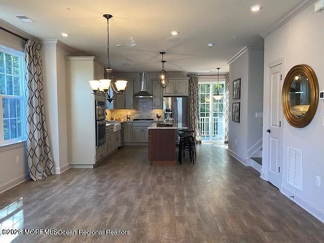 2601 Evans Ln — Photo 5