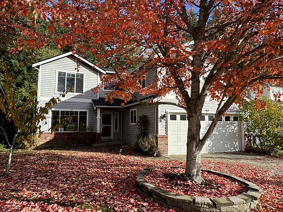 2nd image of 6127 Sycamore Ln NE