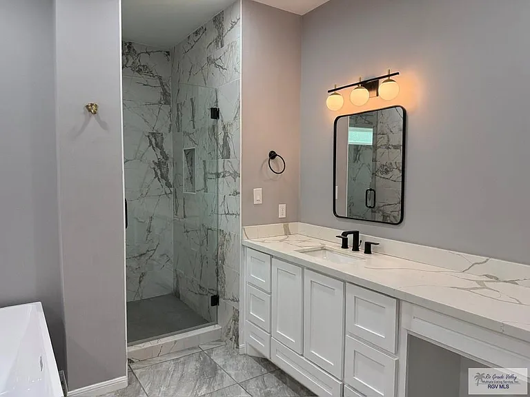 9388 N Queen Palm — Photo 13