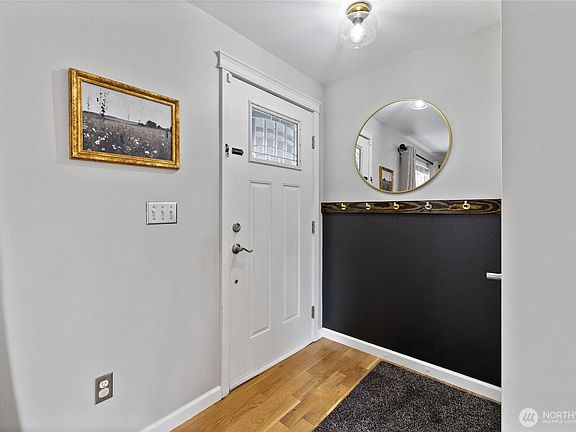 4th image of 9252 Carys Street SE