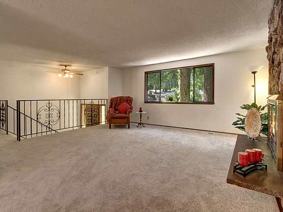 3rd image of 4202 Clearwater Dr SE