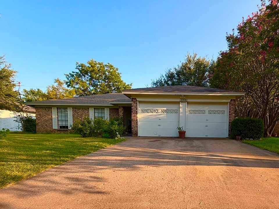 1st image of 1824 Briar Run