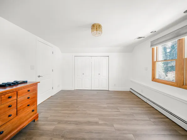 393 Saint Andrews Road image 13 of 40