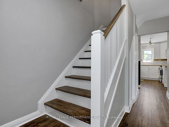 3rd image of 12 Prince Albert St