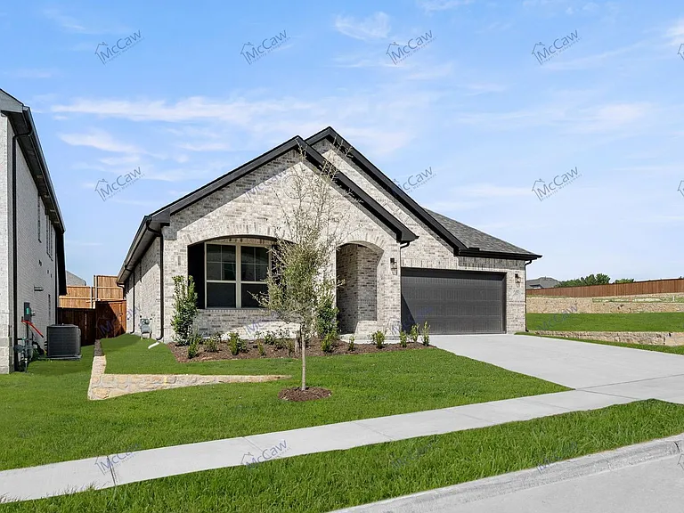225 Whitetail Dr — Photo 2