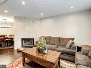 6120B Hoskins Hollow Cir, Centreville, VA 20121