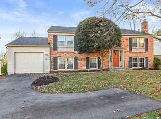 615 Merlins Ln, Herndon, VA 20170