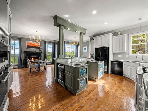 4th image of 1910 S Saddlewood Blvd