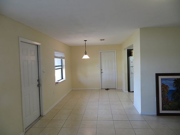 5th image of 219 Micanopy Ct