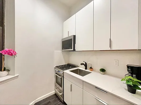 Rented by R New York | media 11