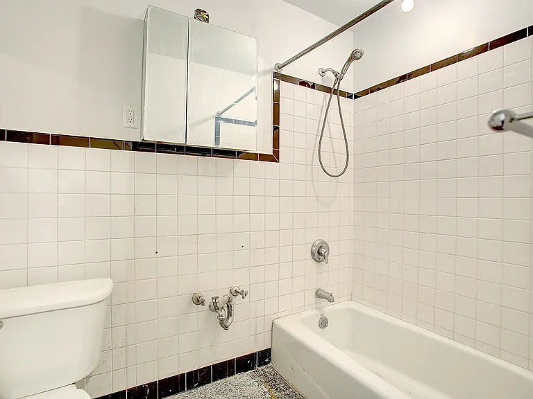 364 W 30th St #4 — Photo 5