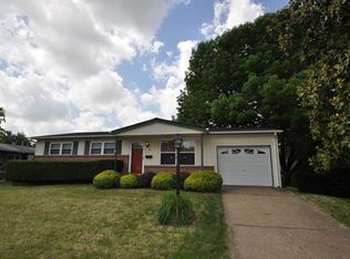 14 Cedar Park Dr, Florissant, MO 63031
