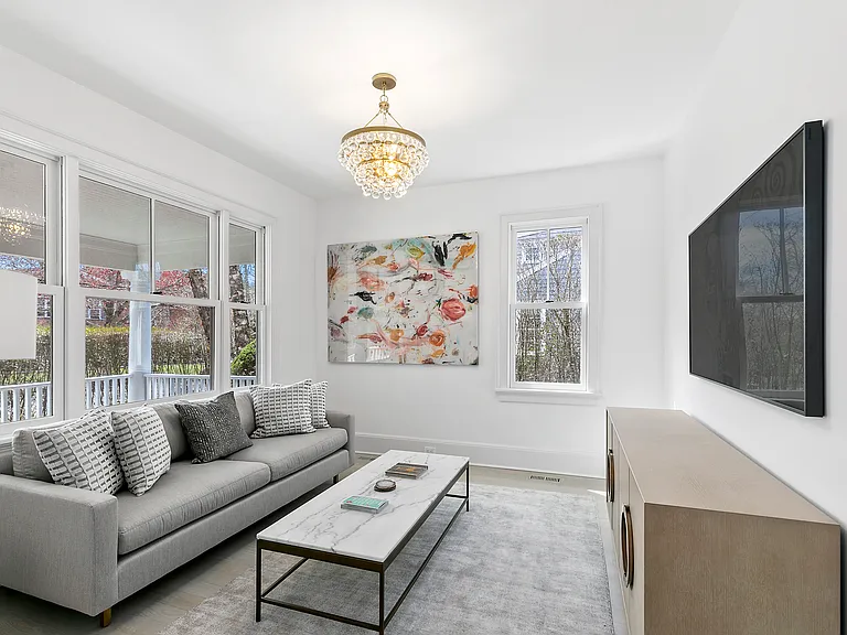 47 Layton Ave — Photo 5