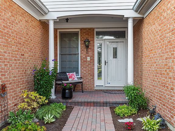 Front Entry Gardens & Sitting Area
