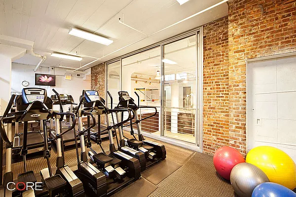 Rented by CORE | media 23