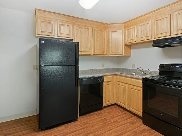 Pine Brook Place Apartments — Photo 1