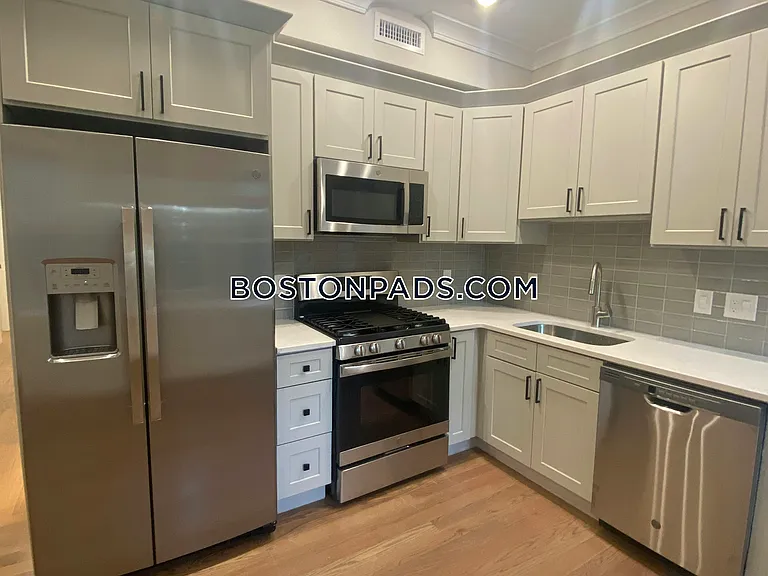 191 Porter St #3 — Photo 6