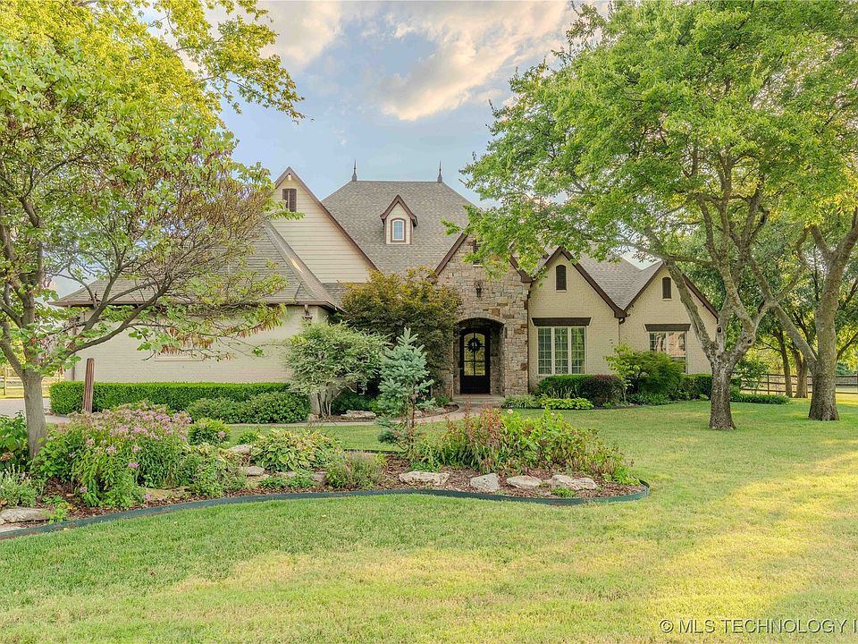 1st image of 6940 N Garden Stone Ln