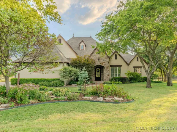 6940 N Garden Stone Ln, Owasso, OK 74055