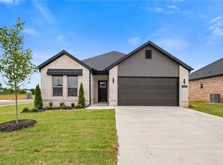 1301 NW 15th St, Highfill, AR 72734