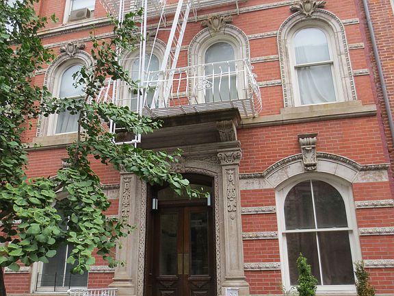 2nd image of 28 King St APT 4